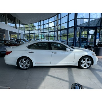 Lexus LS  Sedan/Limuzyna 2010,  4.6 benzyna, automat - Na sprzedaż za 108 900 zł - Kraków - zdjęcie 4