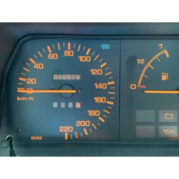 Mazda 323  Liftback 1986,  1.6 benzyna - Na sprzedaż za 79 899 zł - Kraków - zdjęcie 10