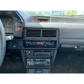 Mazda 323  Liftback 1986,  1.6 benzyna - Na sprzedaż za 79 899 zł - Kraków - zdjęcie 12