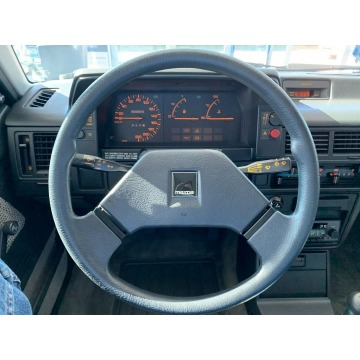 Mazda 323  Liftback 1986,  1.6 benzyna - Na sprzedaż za 79 899 zł - Kraków - zdjęcie 11