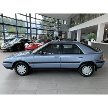 Mazda 323F  Hatchback 1990,  1.8 benzyna - Na sprzedaż za 79 899 zł - Kraków - zdjęcie 8