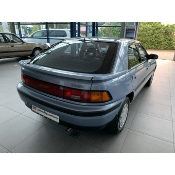 Mazda 323F  Hatchback 1990,  1.8 benzyna - Na sprzedaż za 79 899 zł - Kraków - zdjęcie 9