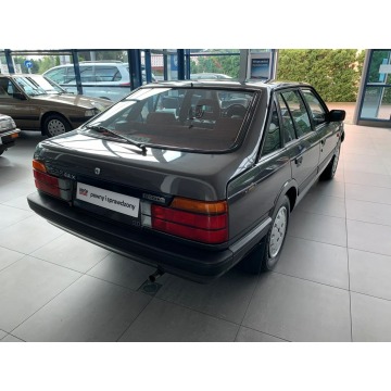 Mazda 626  Liftback 1986,  2.0 benzyna, automat - Na sprzedaż za 84 900 zł - Kraków - zdjęcie 6
