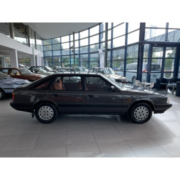 Mazda 626  Sedan/Limuzyna 1986,  2.0 benzyna, automat - Na sprzedaż za 84 900 zł - Kraków - zdjęcie 4