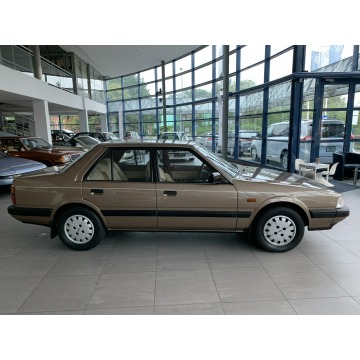 Mazda 626  Sedan/Limuzyna 1986,  2.0 benzyna, automat - Na sprzedaż za 84 899 zł - Kraków - zdjęcie 4
