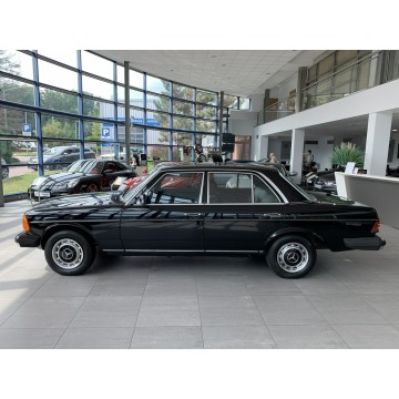Mercedes - Benz W123  Sedan/Limuzyna 1981,  2.4 diesel, automat - Na sprzedaż za 98 900 zł - Kraków - zdjęcie 5