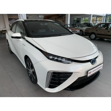 Toyota   Sedan/Limuzyna 2017 hybryda, automat - Na sprzedaż za 109 900 zł - Kraków - zdjęcie 3