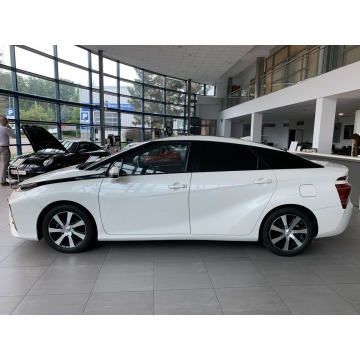 Toyota   Sedan/Limuzyna 2017 hybryda, automat - Na sprzedaż za 109 900 zł - Kraków - zdjęcie 5