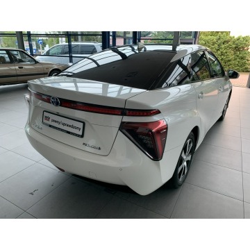 Toyota   Sedan/Limuzyna 2017 hybryda, automat - Na sprzedaż za 109 900 zł - Kraków - zdjęcie 6
