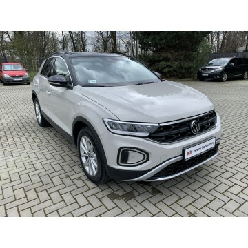 Volkswagen T-Roc  SUV 2022,  1.5 benzyna, automat - Na sprzedaż za 122 899 zł - Kraków - zdjęcie 3