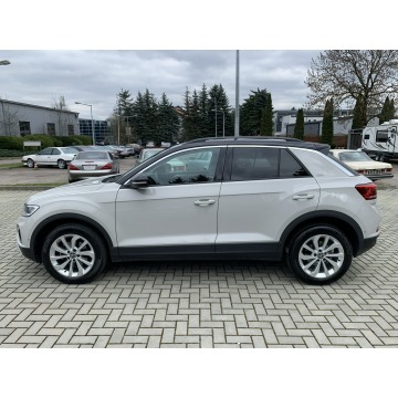 Volkswagen T-Roc  SUV 2022,  1.5 benzyna, automat - Na sprzedaż za 122 899 zł - Kraków - zdjęcie 5