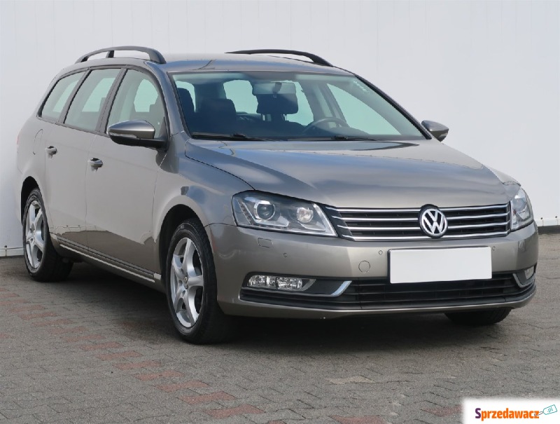 Volkswagen Passat  Kombi 2014,  1.6 diesel - Na sprzedaż za 41 999 zł - Bielany Wrocławskie