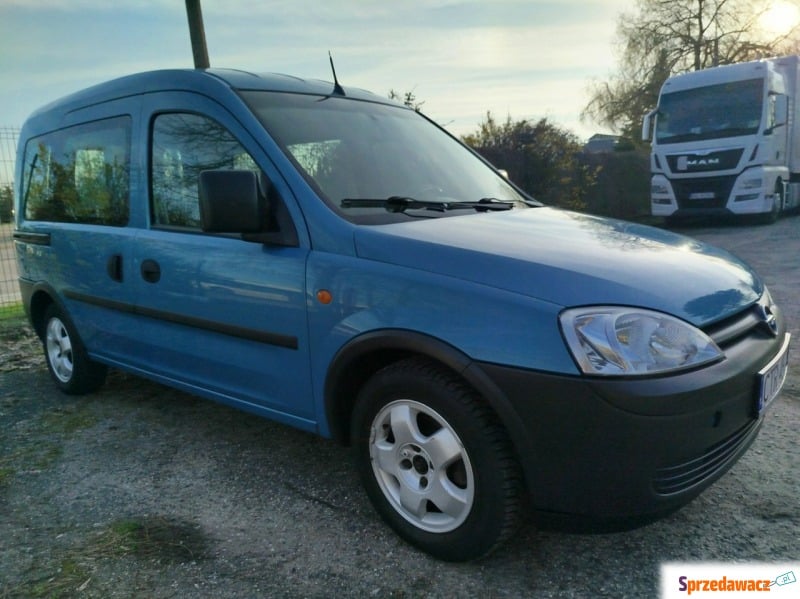 Opel Combo 2002,  1.6 benzyna - Na sprzedaż za 7 500,00 zł - Toruń