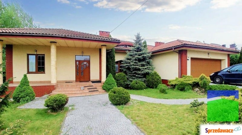 Sprzedam dom Łódź -  wolnostojący jednopiętrowy,  pow.  402 m2,  działka:   1797 m2