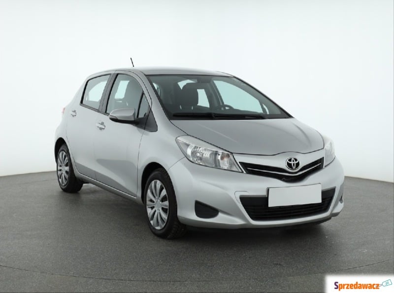 Toyota Yaris  Hatchback 2014,  1.4 benzyna - Na sprzedaż za 29 999 zł - Piaseczno