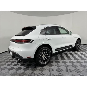 Porsche Macan  SUV 2024,  2.0 benzyna, automat - Na sprzedaż za 254 610 zł - Katowice - zdjęcie 4