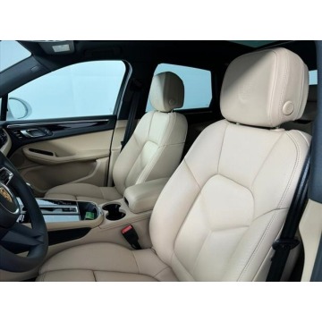 Porsche Macan  SUV 2024,  2.0 benzyna, automat - Na sprzedaż za 254 610 zł - Katowice - zdjęcie 9