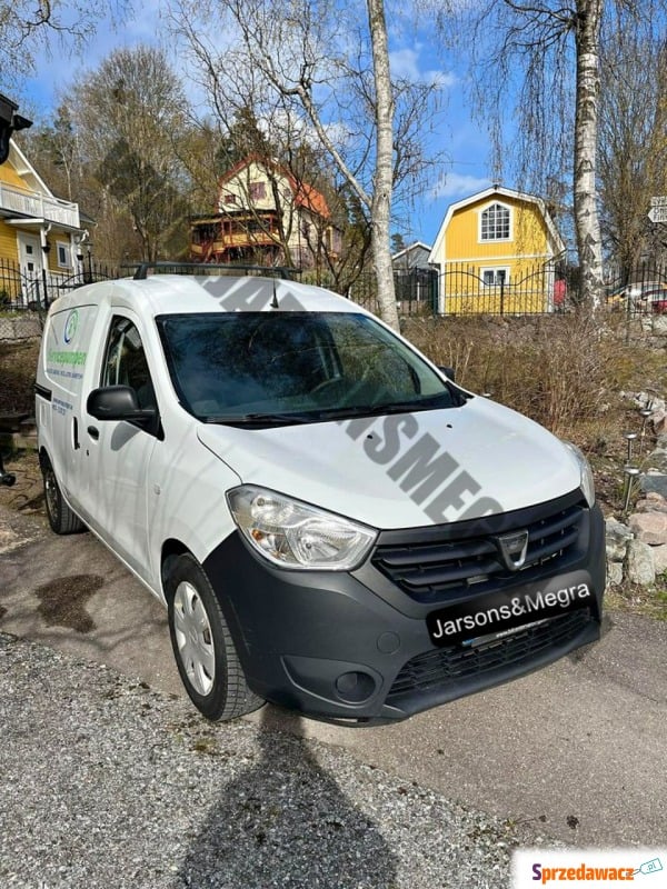 Dacia Dokker 2015,  1.6 benzyna - Na sprzedaż za 9 400,00 zł - Kiczyce