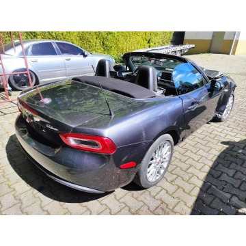 Fiat 124 Spider  Kabriolet 2017,  1.4 benzyna - Na sprzedaż za 8 500,00 zł - Katowice - zdjęcie 2