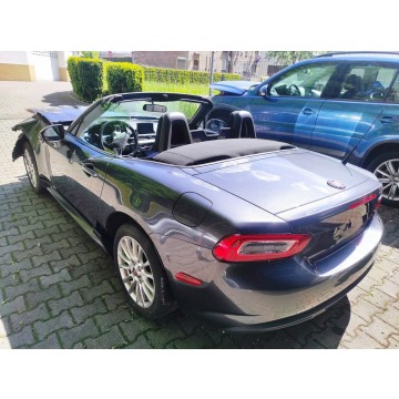 Fiat 124 Spider  Kabriolet 2017,  1.4 benzyna - Na sprzedaż za 8 500,00 zł - Katowice - zdjęcie 4