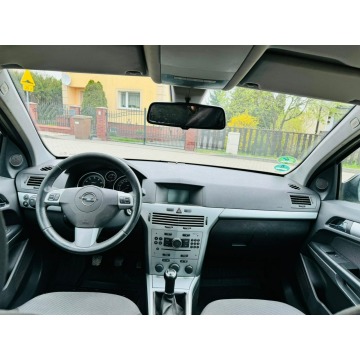 Opel Astra 2009,  1.6 benzyna - Na sprzedaż za 13 900 zł - Dolna Grupa - zdjęcie 5