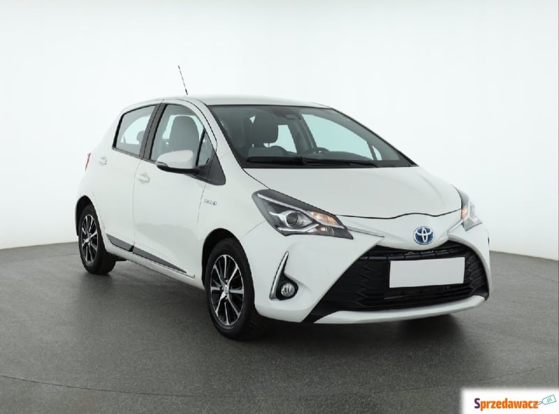 Toyota Yaris  Hatchback 2018,  1.5 benzyna - Na sprzedaż za 61 999 zł - Piaseczno