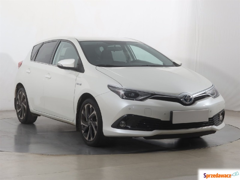 Toyota Auris  Hatchback 2016,  1.8 benzyna - Na sprzedaż za 69 999 zł - Katowice