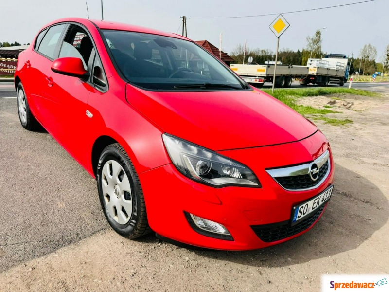 Opel Astra  Hatchback 2012,  1.4 benzyna - Na sprzedaż za 24 900 zł - Dolna Grupa