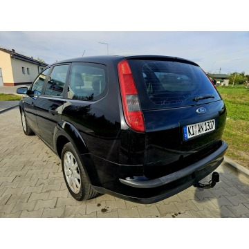 Ford Focus 2006,  16.0 benzyna - Na sprzedaż za 9 900,00 zł - Grudziądz - zdjęcie 4