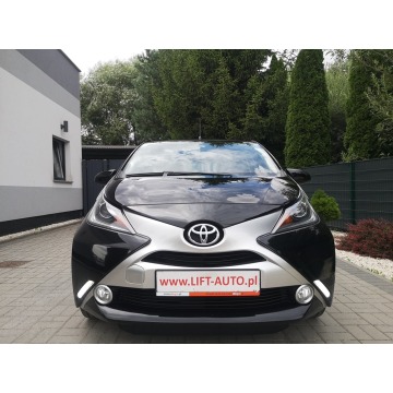 Toyota Aygo 2014,  1.0 benzyna - Na sprzedaż za 34 900 zł - Strzegom - zdjęcie 2
