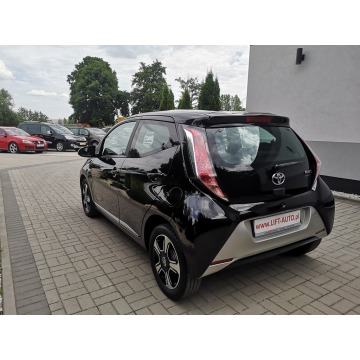 Toyota Aygo 2014,  1.0 benzyna - Na sprzedaż za 34 900 zł - Strzegom - zdjęcie 8