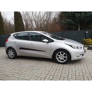 Kia Ceed 2014,  1.6 diesel, automat - Na sprzedaż za 36 900 zł - Strzegom - zdjęcie 4