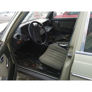Mercedes - Benz W123  Sedan/Limuzyna 1985,  2.4 diesel - Na sprzedaż za 6 199,00 zł - Fasty - zdjęcie 4