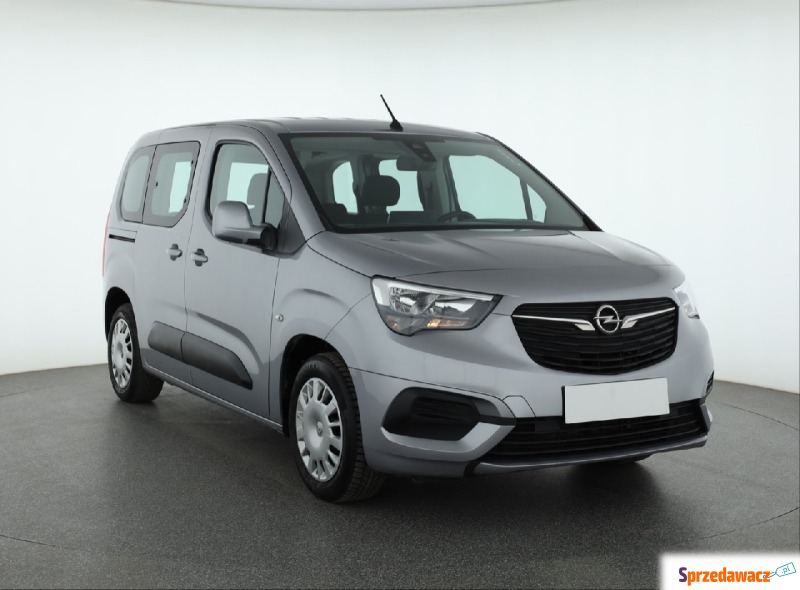 Opel Combo  Pick-up 2018,  1.5 diesel - Na sprzedaż za 56 909 zł - Piaseczno