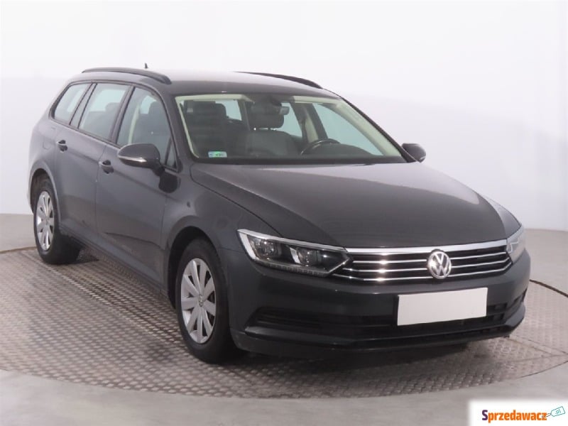Volkswagen Passat  Kombi 2015,  1.6 diesel - Na sprzedaż za 37 397 zł - Bielany Wrocławskie