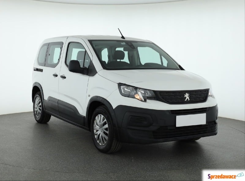 Peugeot   Pick-up 2019,  1.5 diesel - Na sprzedaż za 55 283 zł - Piaseczno