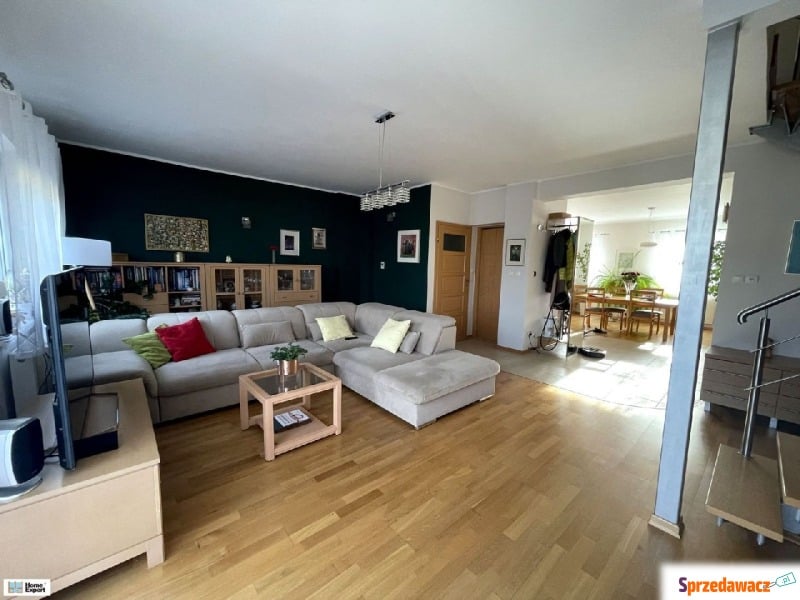 Mieszkanie trzypokojowe Legnica,   150 m2, pierwsze piętro - Sprzedam
