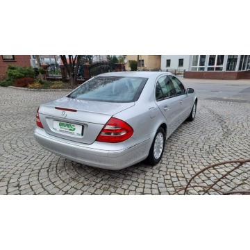 Mercedes - Benz E-klasa  Sedan/Limuzyna 2003,  1.8 benzyna, automat - Na sprzedaż za 19 900 zł - Głogówek - zdjęcie 4