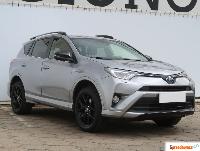 Toyota   SUV 2018,  2.5 benzyna - Na sprzedaż za 115 999 zł - Łódź