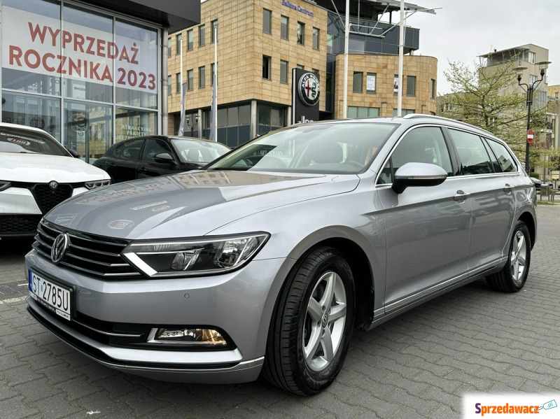 Volkswagen Passat 2019,  2.0 diesel - Na sprzedaż za 95 900 zł - Tychy