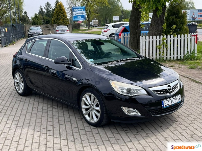 Opel Astra  Hatchback 2011,  1.7 diesel - Na sprzedaż za 23 900 zł - Zduńska Wola