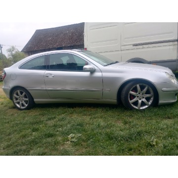 Mercedes - Benz C-klasa  Coupe/Sportowy 2006,  2.2 diesel - Na sprzedaż za 14 200 zł - Sandomierz - zdjęcie 3