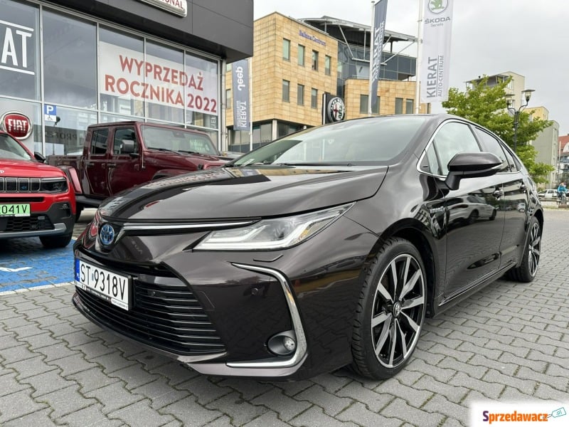 Toyota Corolla  Sedan/Limuzyna 2019,  1.8 hybryda - Na sprzedaż za 87 900 zł - Tychy