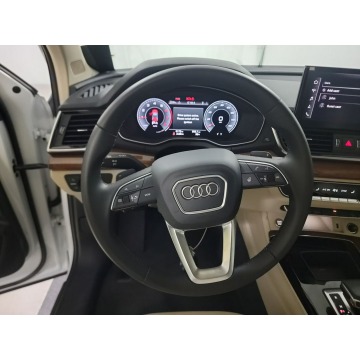 Audi Q5  SUV 2023,  2.0 benzyna, automat - Na sprzedaż za 168 510 zł - Katowice - zdjęcie 10