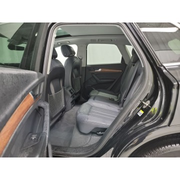 Audi Q5  SUV 2023,  2.0 benzyna, automat - Na sprzedaż za 178 350 zł - Katowice - zdjęcie 9