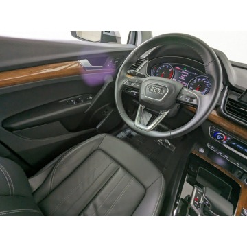 Audi Q5  SUV 2023,  2.0 benzyna, automat - Na sprzedaż za 172 200 zł - Katowice - zdjęcie 9