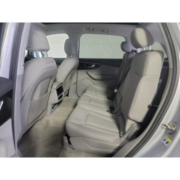 Audi Q7  SUV 2022,  2.0 benzyna, automat - Na sprzedaż za 194 340 zł - Katowice - zdjęcie 9