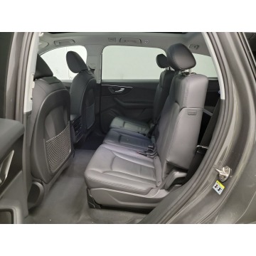 Audi Q7  SUV 2023,  2.0 benzyna, automat - Na sprzedaż za 234 930 zł - Katowice - zdjęcie 9