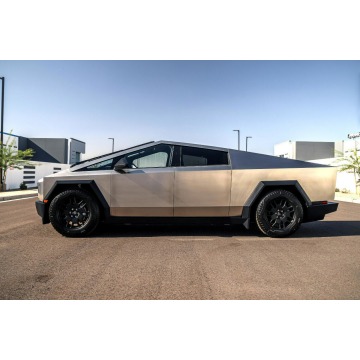 Tesla   SUV 2024 elektryczny, automat - Na sprzedaż za 975 389 zł - Katowice - zdjęcie 2