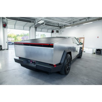 Tesla   SUV 2024 elektryczny, automat - Na sprzedaż za 851 160 zł - Katowice - zdjęcie 7